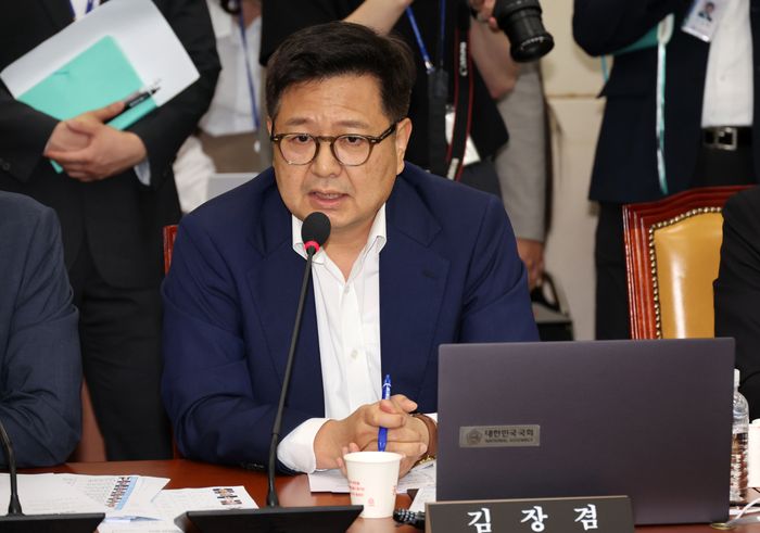 김장겸 국민의힘 의원이 25일 오후 국회에서 열린 과학기술정보방송통신위원회 전체회의에서 의사진행발언을 하고 있다. ⓒ뉴시스