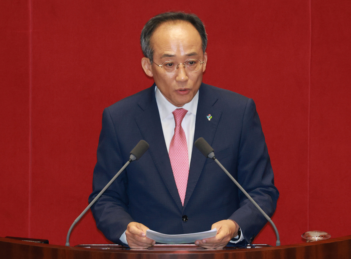 5일 오후 서울 국회에서 제22대 국회 첫 본회의가 열렸다. 국민의힘 추경호 원내대표가 의사진행 발언을 하고 있다.