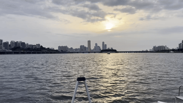 [르포]'한강서 와인 즐긴다'…2030 취향 저격한 백화점 문화센터