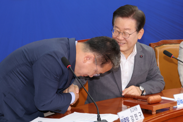 '李 민주당 아버지' 논란에…與 '위대한 수령님인가'