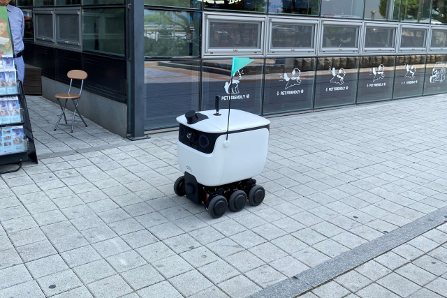 배민 배달 로봇 '딜리' 상용화 속도…강남 넘어 서울 곳곳 누빈다