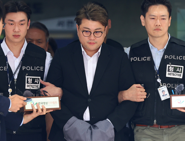 김호중, TV 나오는 '풀옵션' 독방 쓴다…정준영·조주빈 있던 그 건물