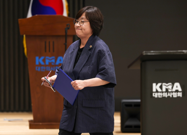 '무기한 집단휴진' 동력 떨어져간다… 의료계 내부서도 갑론을박