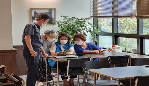 어르신 디지털 교육해주는 '어디나지원단', 서울노인복지센터에서도 만난다