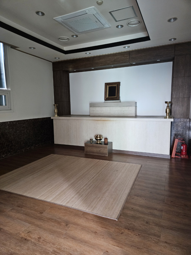 마지막 된 출근길 인사…슬픔 잠긴 화성 화재 현장