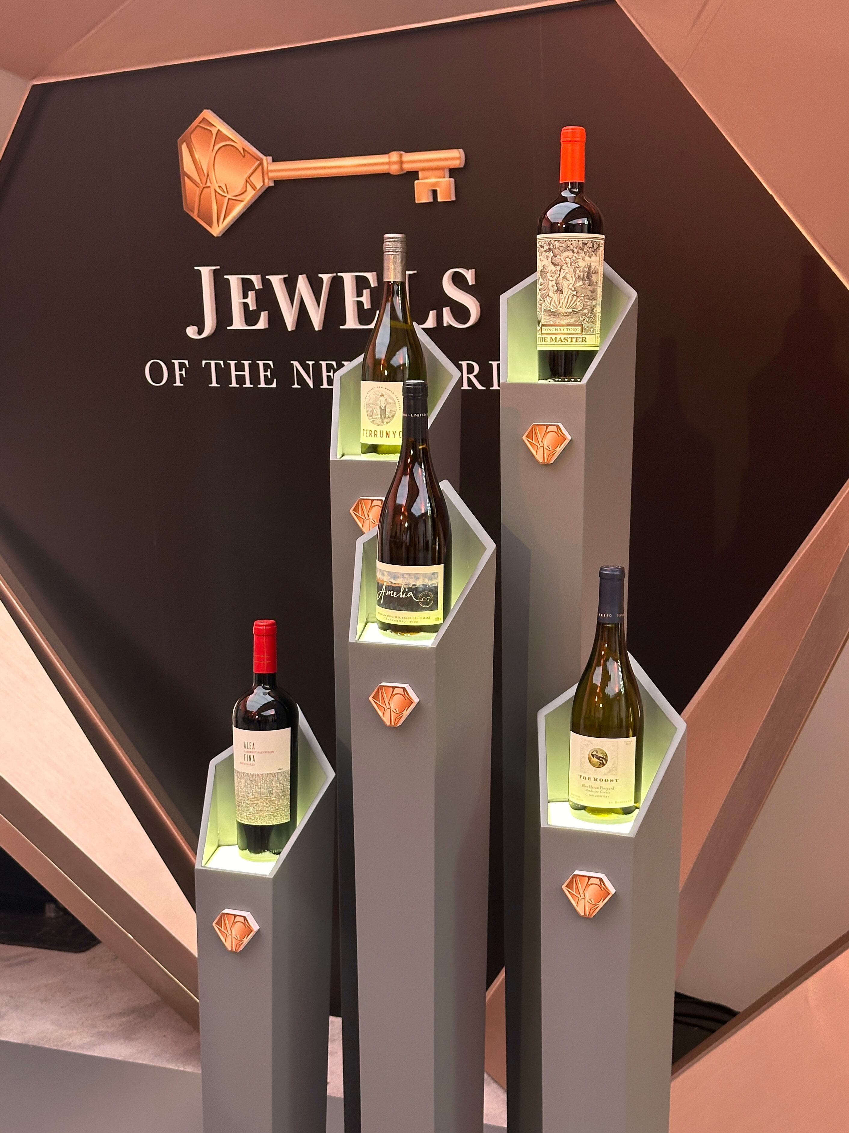 2024 와인 아시아엑스포 행사 기간 동안에 열린 칠레 최대 와인생산기업인 콘차이토로 신제품 'JEWELS' 런칭행사. 콘차이토로는 디아블로를 비롯해 한국 칠레와인 시장 30~40%를 차지하고 있다. /아영FB 제공