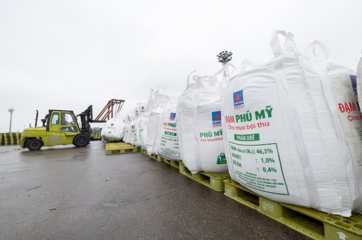 지난 2월 6일 베트남산 요소 2500톤 중 1차 선적분 600톤이 전북 군산항에 도착했다. (익산시 제공)/뉴스1