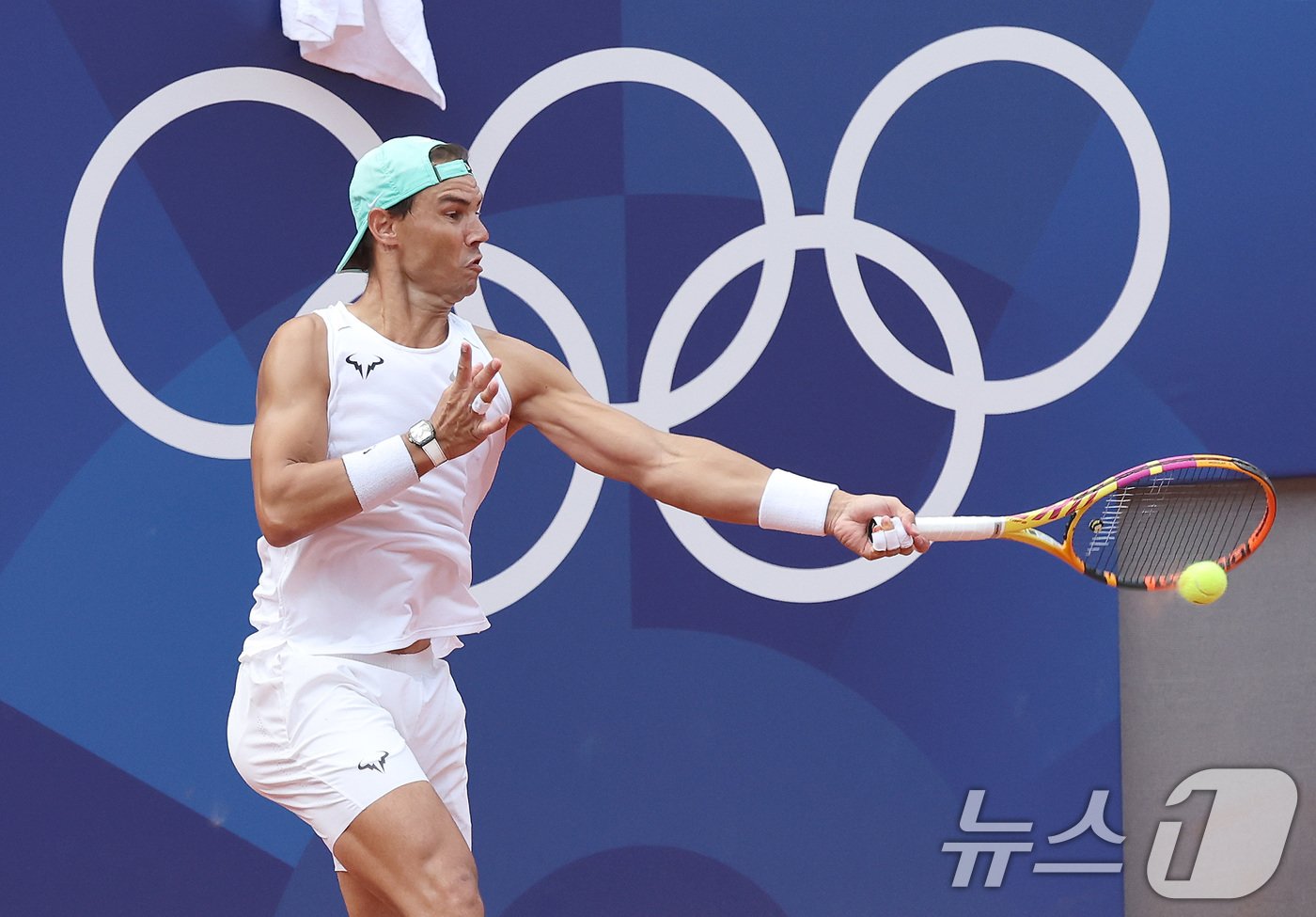 스페인 테니스 대표 라파엘 나달이 24일(한국시간) 프랑스 파리 스타드 롤랑가로스에서 훈련하고 있다. 2024.7.24/뉴스1 ⓒ News1 이동해 기자