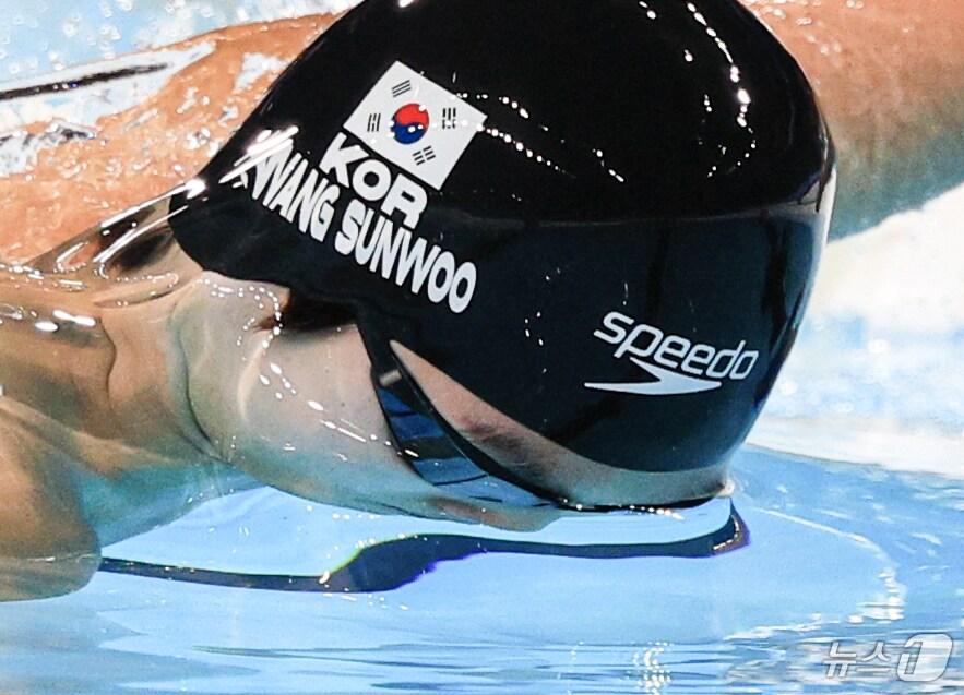 대한민국 경영 대표팀 황선우 선수가 29일(한국시간) 프랑스 파리 라 데팡스 아레나에서 열린 남자 200m 자유형 준결승 경기에서 역영을 펼치고 있다. 2024.7.29/뉴스1 ⓒ News1 박정호 기자