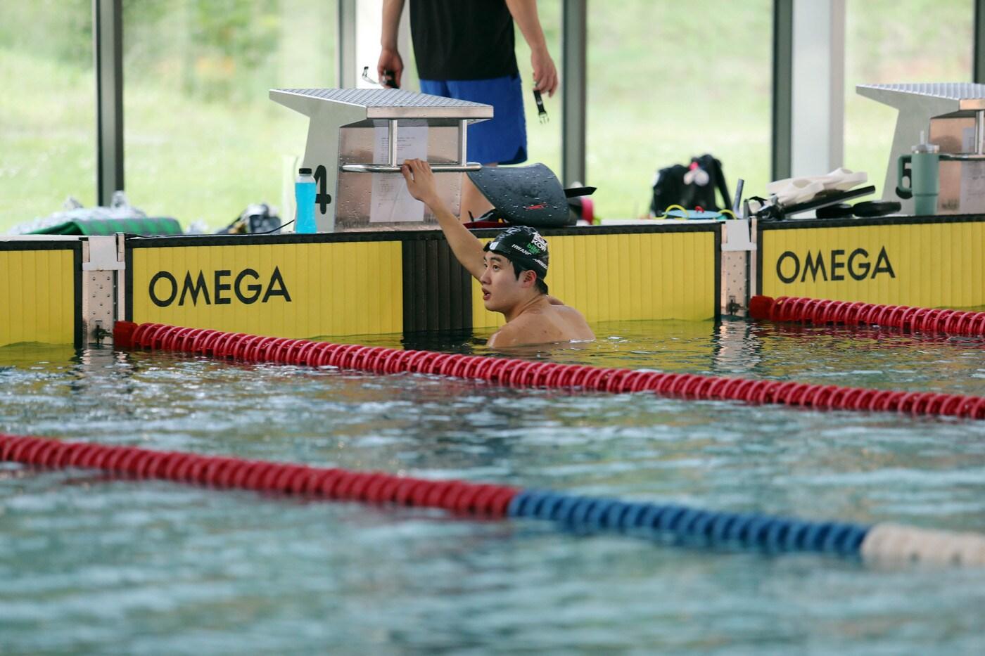대한체육회가 파리 인근에 올림픽 전초기지인 팀코리아 파리 플랫폼을 운영하고 있다. 현지에서 훈련 중인 수영 대표팀. (대한체육회 제공)