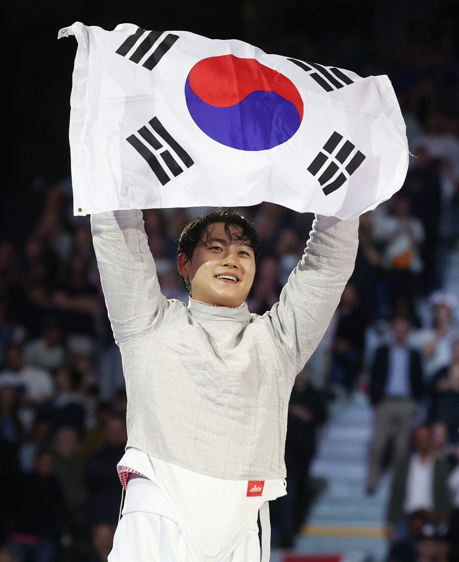 ▲ 올림픽 금메달을 목에 건 오상욱 ⓒ연합뉴스