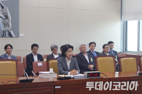 ▲ 이진숙 방송통신위원장 후보자가 25일 국회 과학기술정보방송통신위원회에서 열린 인사청문회에서 발언하고 있다. 사진=이기봉 기자