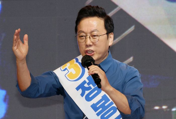 정봉주 더불어민주당 최고위원 후보가 지난 21일 오전 강원 홍천군 홍천종합체육관에서 열린 전당대회 당대표 및 최고위원 후보자 합동연설회에서 정견발표를 하고 있다. ⓒ뉴시스