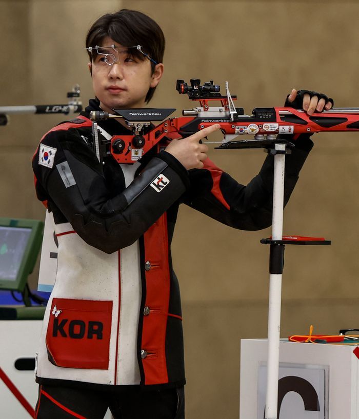 10m 공기소총 혼성 경기서 은메달을 수확한 박하준. ⓒ 뉴시스