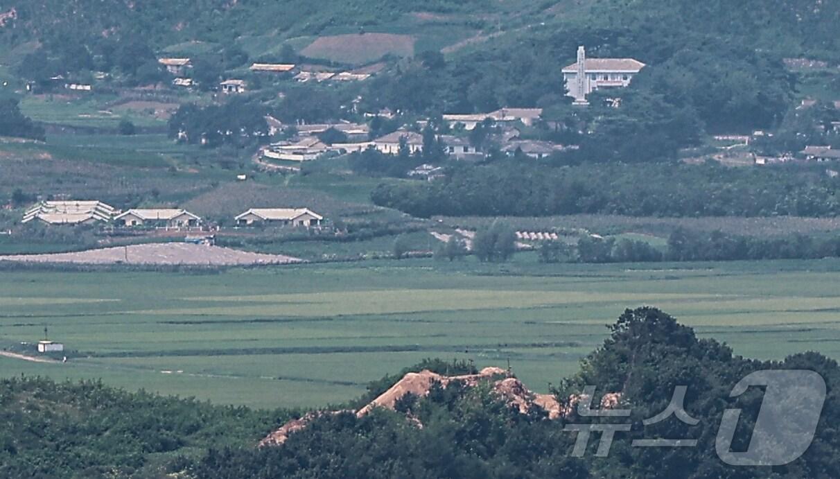 경기 파주시 오두산통일전망대에서 바라본 북한 개풍군 마을 일대. 2024.8.15/뉴스1 ⓒ News1 김도우 기자