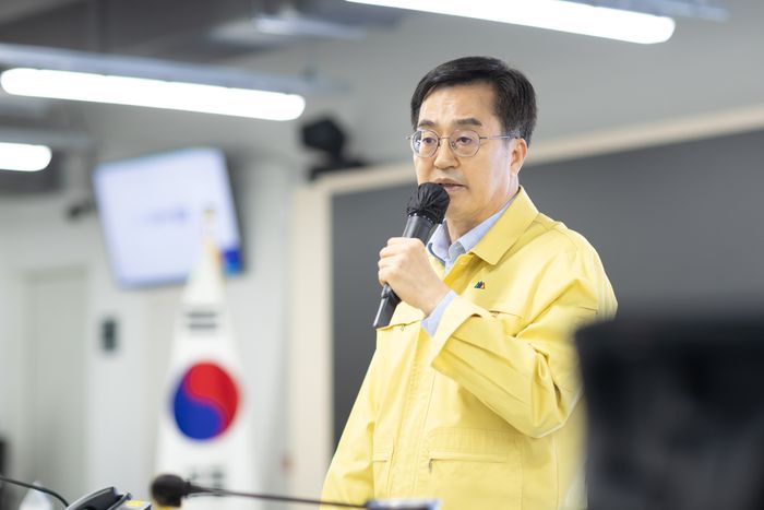 김동연 경기도지사가 19일 오전 경기도청 전시종합상황실에서 열린