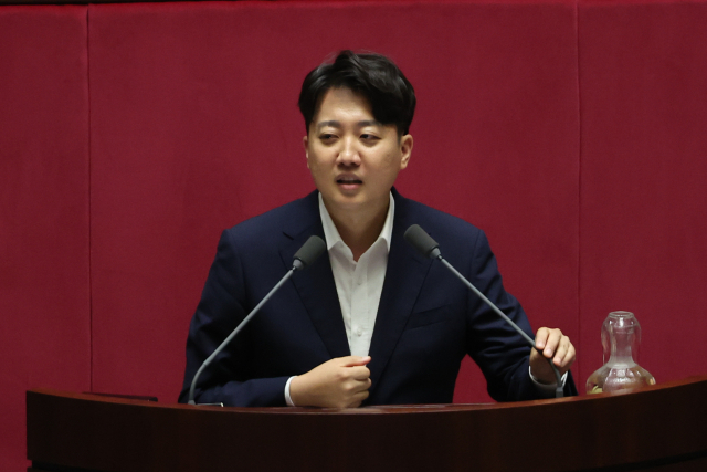 한동훈에 날 세운 이준석 '특검 안 하려 머리 빠지도록 고민하는 듯'