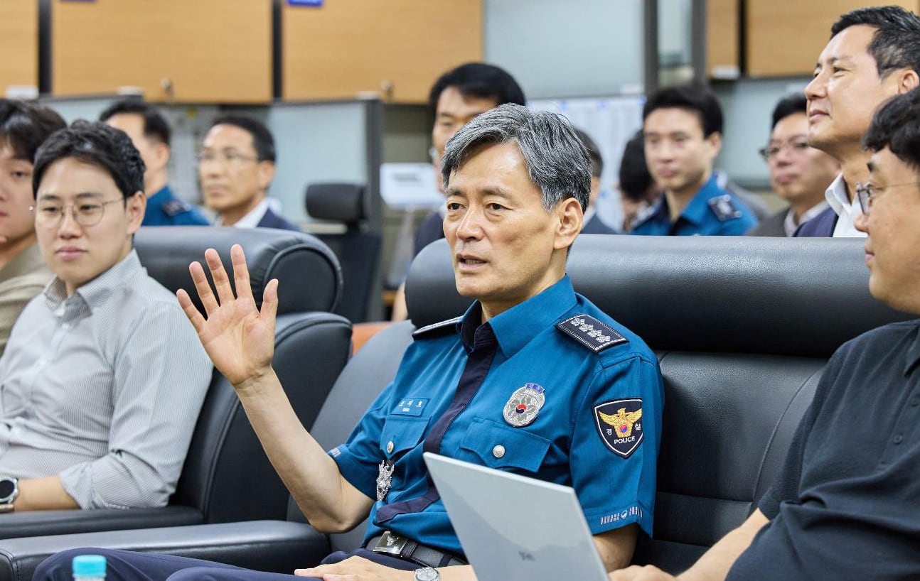 조지호 경찰청장이 19일 서울 서대문구 경찰청에서 취임 후 첫 정례 기자간담회를 하고 있다. /경찰청