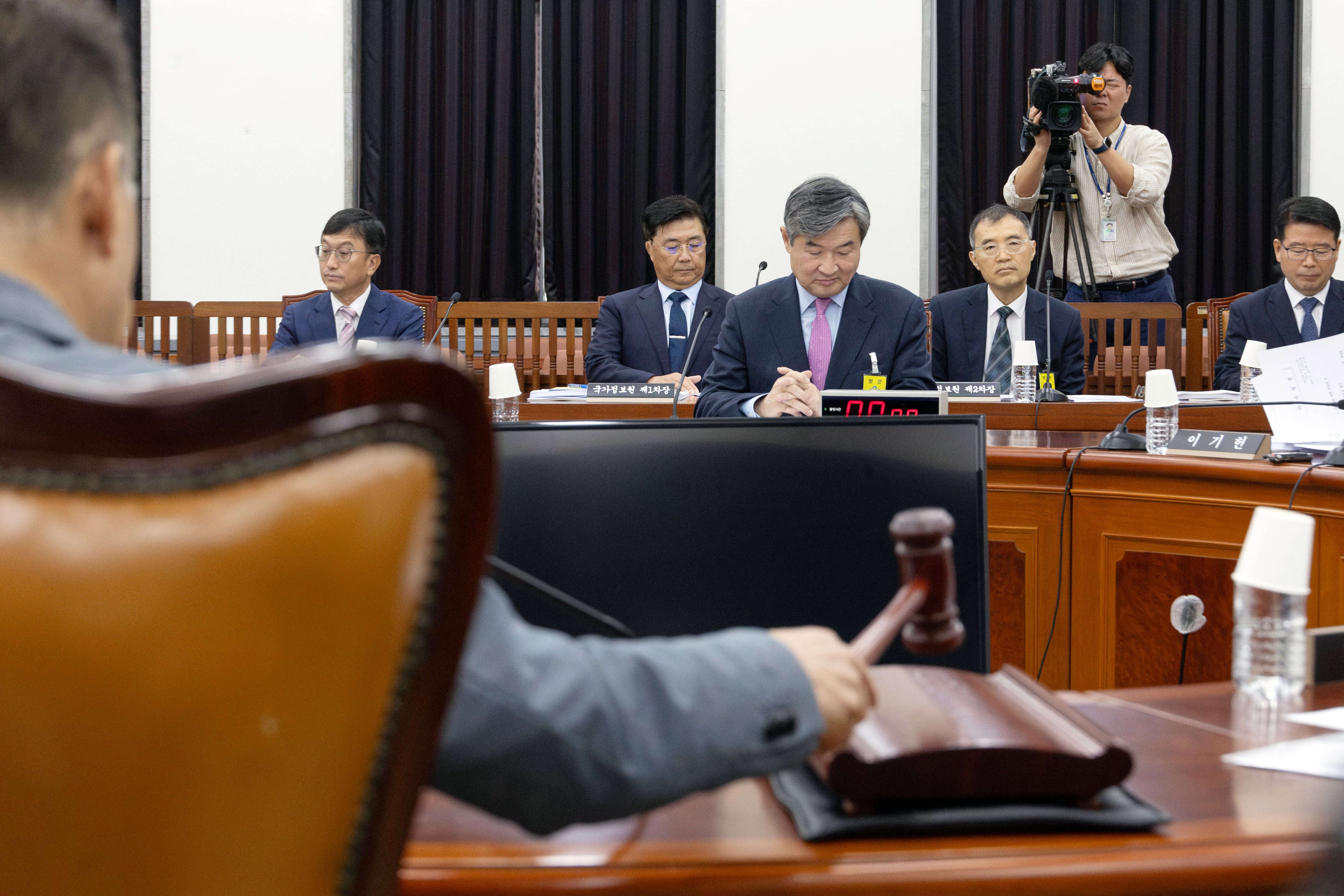 조태용 국가정보원장이 26일 오전 서울 여의도 국회에서 열린 국회 정보위원회 전체회의에 자리하고 있다. /뉴스1