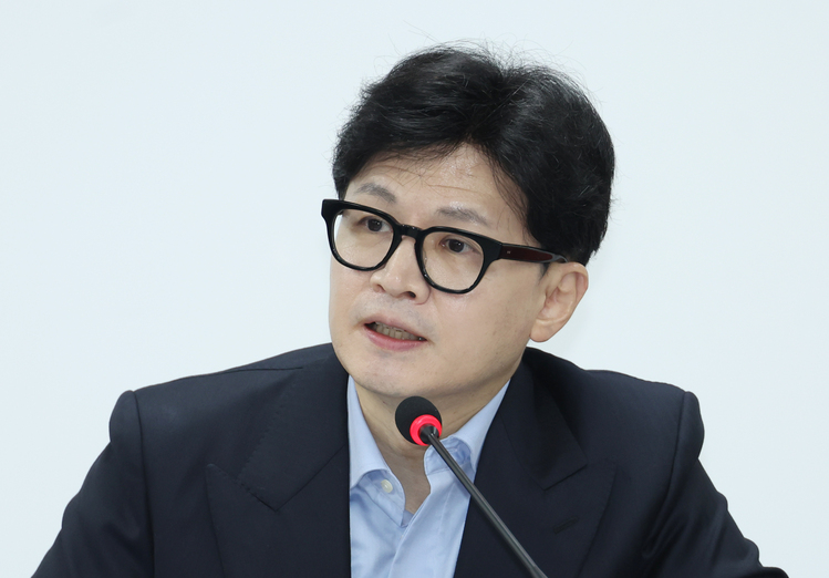 한동훈 국민의힘 대표가 22일 서울 여의도 당사에서 열린 최고위원회의에서 발언하고 있다.  /뉴시스