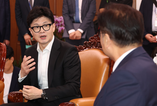 ▲ 한동훈 국민의힘 대표가 30일 서울 여의도 국회에서 우원식 의장을 예방, 인사말을 하고 있다. 2024.09.30. 사진=뉴시스