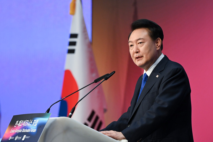 지난 20일(현지시간) 체코 프라하 시내 한 호텔에서 열린 '한-체코 비즈니스포럼'에서 기조연설을 하고 있는 윤석열 대통령