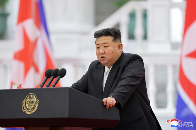 '수령님께 절대 충성, 국가 발전 원동력'…젊은 세대 '사상 통제'하려는 北