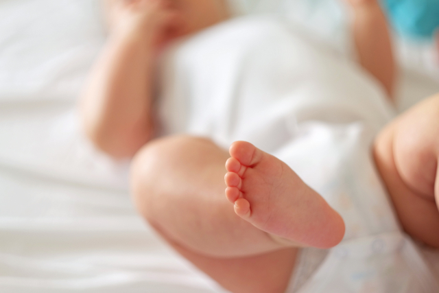 아빠 누군지 모르는 아이 숨지자…4년간 '캐리어' 속에 숨긴 비정한 엄마