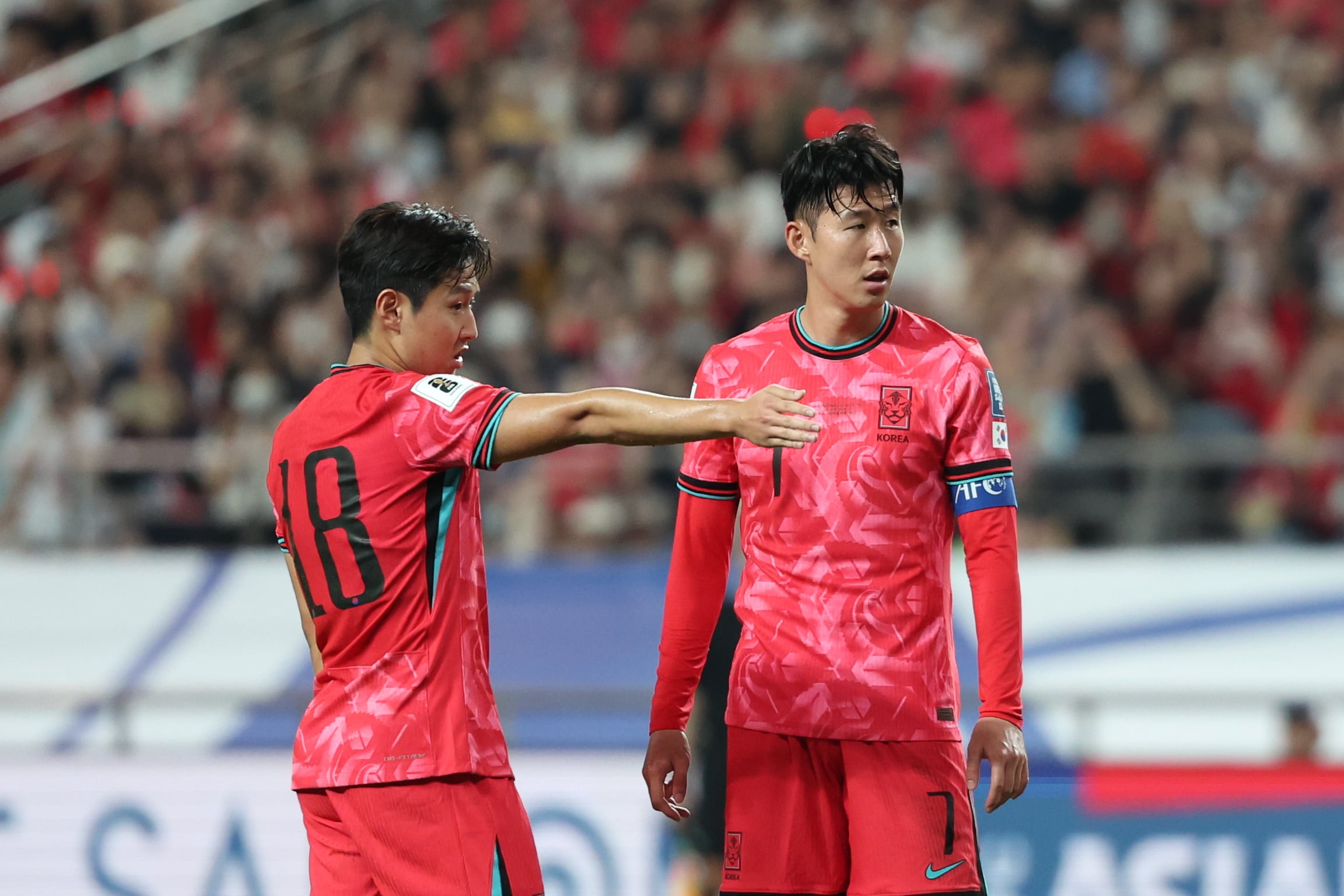 축구선수 이강인(왼쪽)과 손흥민./뉴스1
