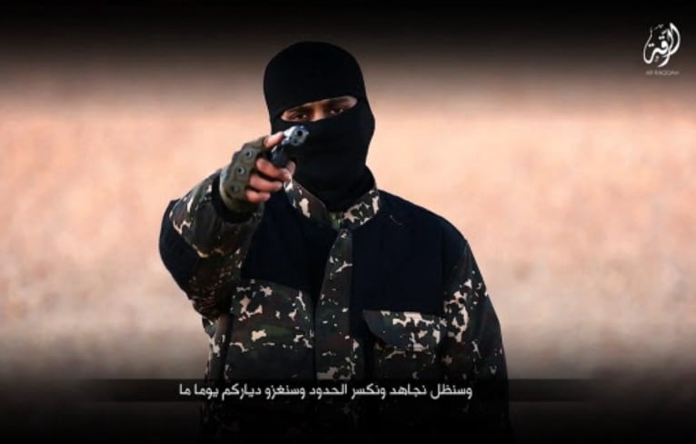 이슬람 극단주의 무장단체인 이슬람국가(ISIS) 대원 동영상. /AP 연합뉴스