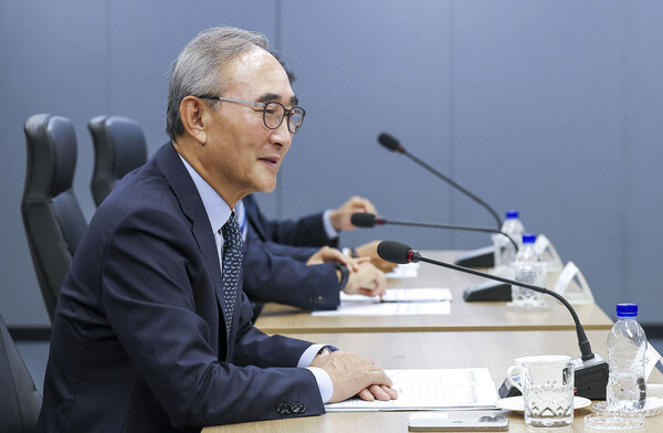 김영섭 한국통신사업자연합회 회장이 7월 8일 오전 서울 강남구 한국통신사업자연합회에서 열린 대검찰청과의 보이스피싱 범죄예방 및 대응방안 협의 간담회에서 인사말을 하고 있다. / 뉴스1