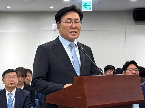 ▲ 유상임 과학기술정보통신부 장관이 8일 오전 정부세종청사 과기정통부에서 열린 과학기술정보방송통신위원회의 국정감사에서 업무보고를 했다. 사진=뉴시스