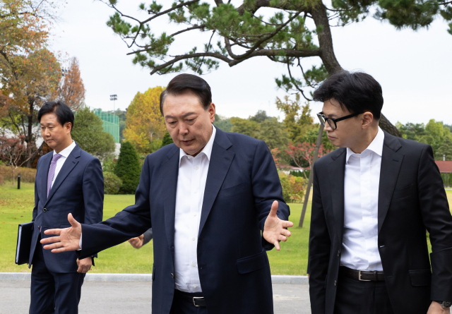 尹, 인적쇄신 건의에 '누가 어떤 잘못했나 알려주면 조치'