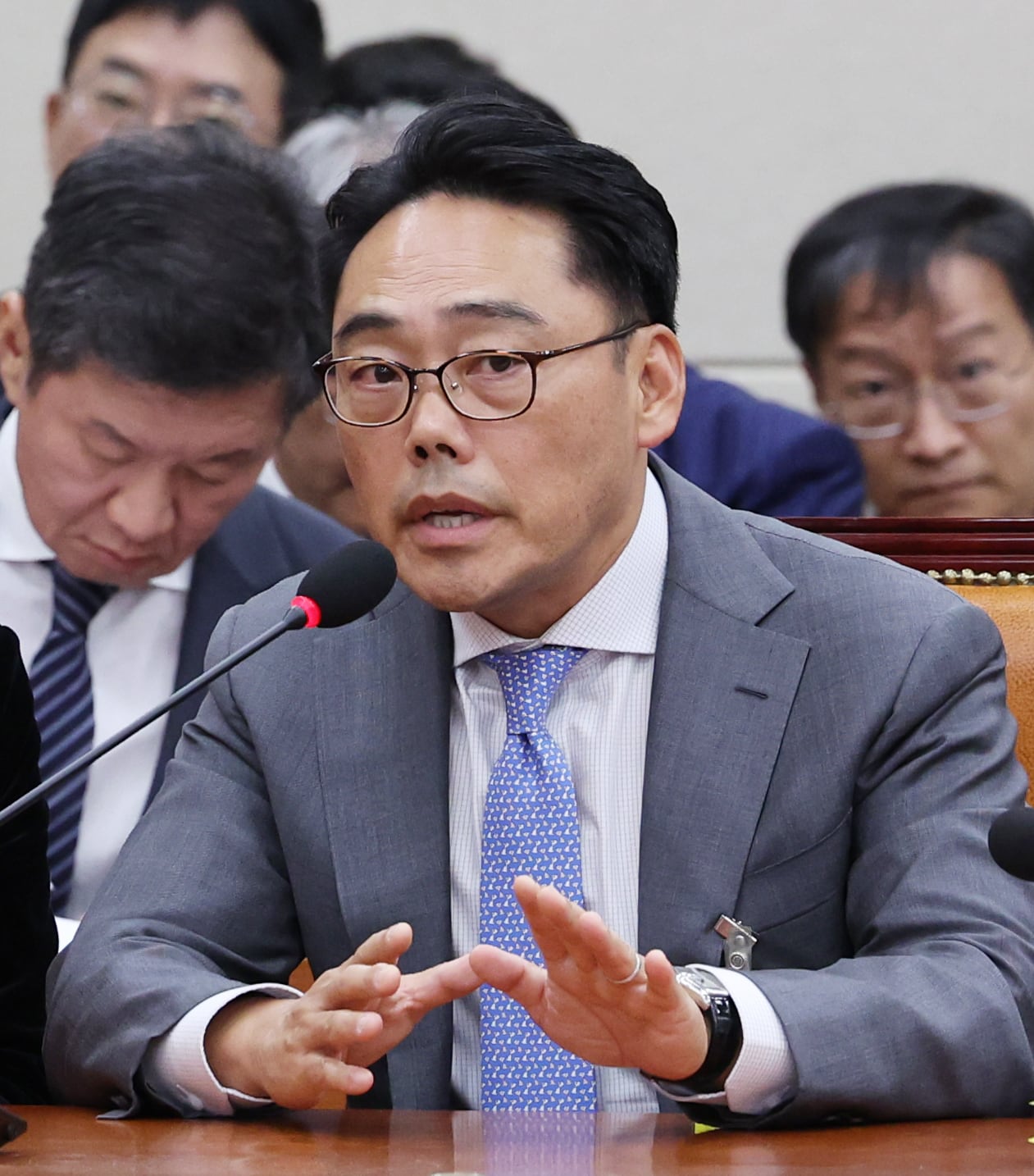 피터 곽 아디다스코리아 대표이사가 지난해 서울 여의도 국회에서 열린 정무위원회의 공정거래위원회 등에 대한 국정감사에서 증인으로 출석, 답을 하고 있다. /뉴스1 