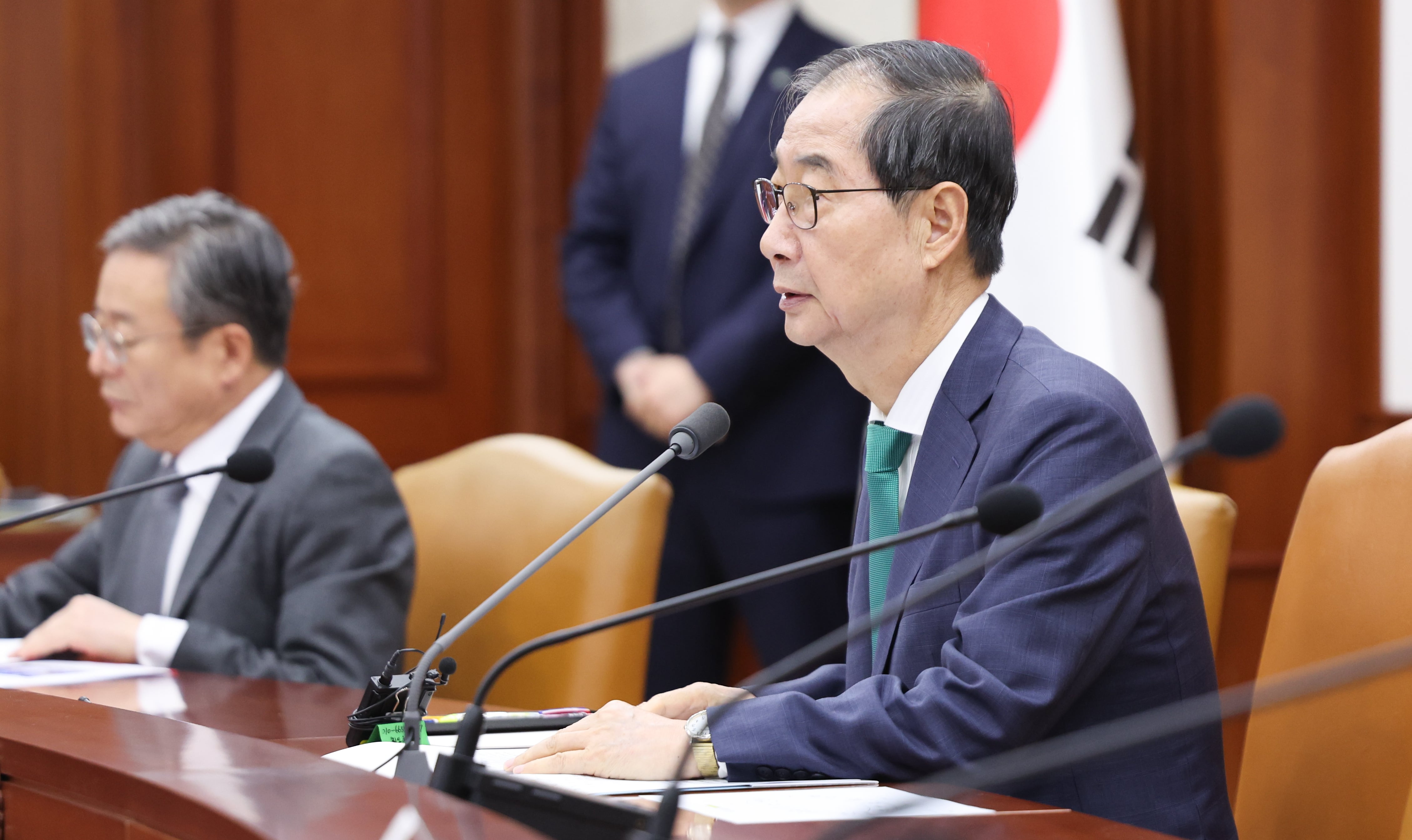 한덕수 국무총리가 31일 서울 종로구 정부서울청사에서 열린 국정현안관계장관회의에서 모두발언을 하고 있다. /뉴스1