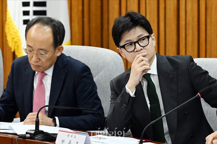 한동훈 국민의힘 대표(사진 오른쪽)와 추경호 국민의힘 원내대표(왼쪽) ⓒ데일리안 홍금표 기자