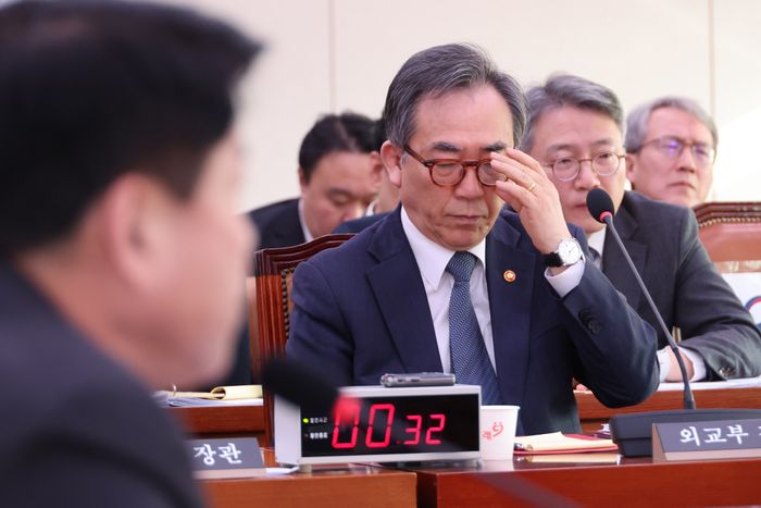 조태열 외교부 장관이 28일 국회 외교통일위원회 전체회의에서 사도광산 문제와 관련한 조국혁신당 김준형 의원의 질의를 받고 있다. ⓒ연합뉴스