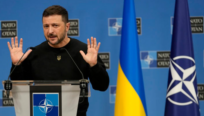 지난달 17일 볼리디미르 젤렌스키 우크라이나 대통령이 벨기에 브뤼셀에 위치한 나토(NATO·북대서양조약기구) 본부에서 기자회견하고 있다.ⓒAP/뉴시스