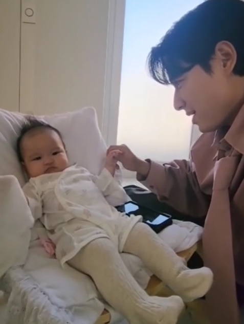 이루희, 이지훈./이지훈 소셜미디어