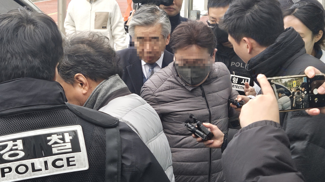 'CCTV 없는 곳 알려드릴게'…'장애 영아 살해 사건' 산부인과 의사, 영장 '기각'