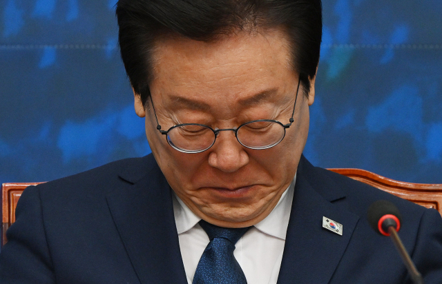 선고 앞두고 여유 있는 모습 이재명…오후에는 무슨 표정 지을까?