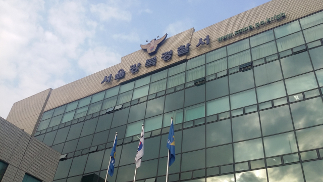운전 중 햄버거 가게 돌진한 70대…국과수 '가속페달 밟은 것'