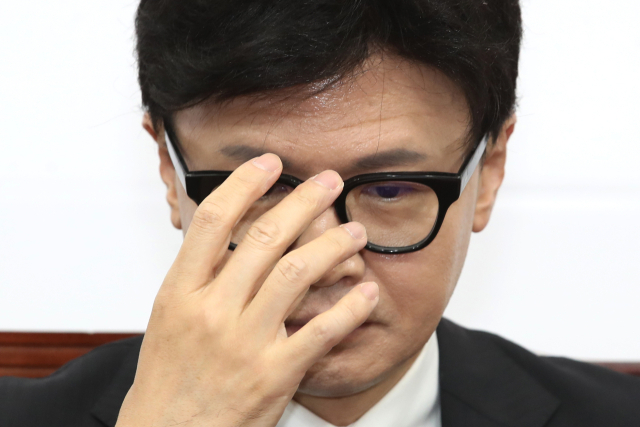 與, 당원게시글 1068개 전수조사…'韓 입장 밝혀야' 분출