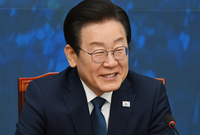 선고 앞두고 여유 있는 모습 이재명…오후에는 무슨 표정 지을까?
