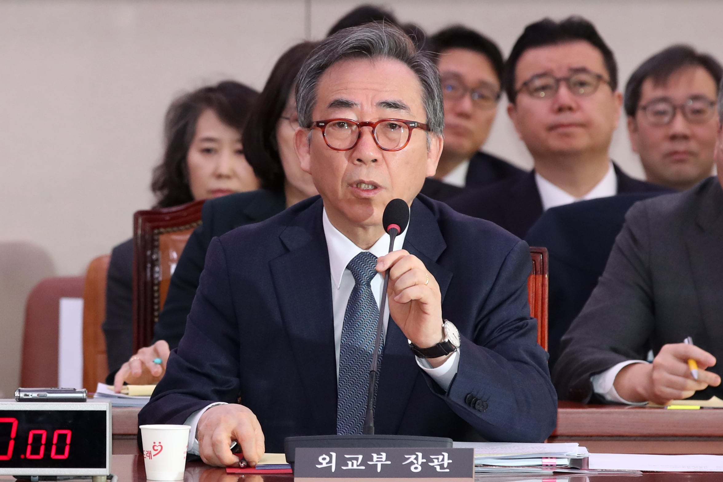 조태열 외교부장관이 28일 오전 서울 여의도 국회에서 열린 외교통일위원회 전체회의에 출석해 의원 질의에 답하고 있다. /뉴스1