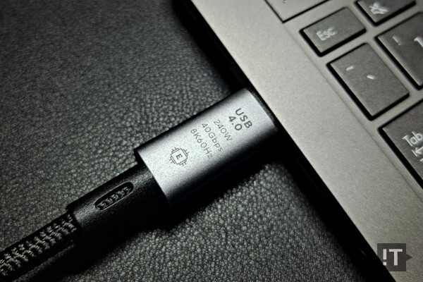 제대로 된 USB4 케이블은 썬더볼트 케이블로도 쓸 수 있다. / 권용만 기자