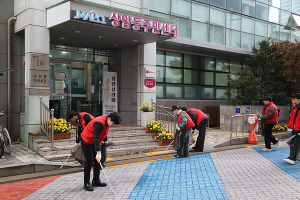 KT스카이라이프 상암동 플로깅 이미지. / KT스카이라이프
