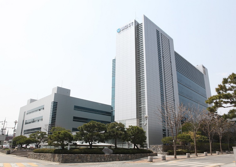 동아쏘시오홀딩스의 전문의약품 및 연구개발 부문 자회사 동아ST가 내년 글로벌 시장 공략에 나선다. 사진은 동아ST 본사 전경. / 동아제약