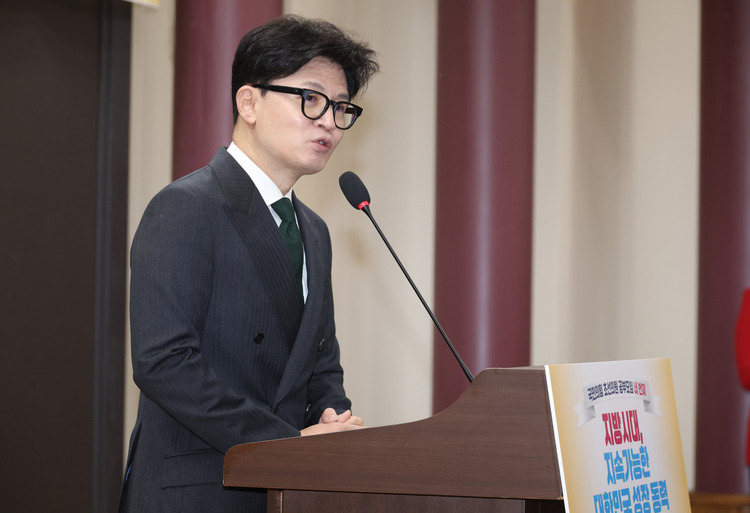 한동훈 국민의힘 대표가 26일 오전 서울 여의도 국회 의원회관 소회의실에서 열린 '국민의힘 초선의원 공부모임 네 번째-지방시대, 지속가능한 대한민국 성장 동력' 행사에서 축사를 하고 있다.  /뉴시스