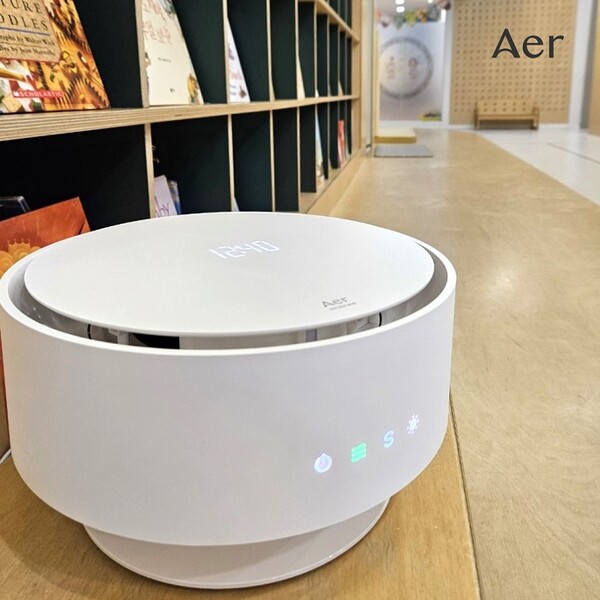 ▲토토빌 놀이학원 서초본원에 설치되어 있는 아에르 바이러스케어 공기살균기 (사진제공=아에르)